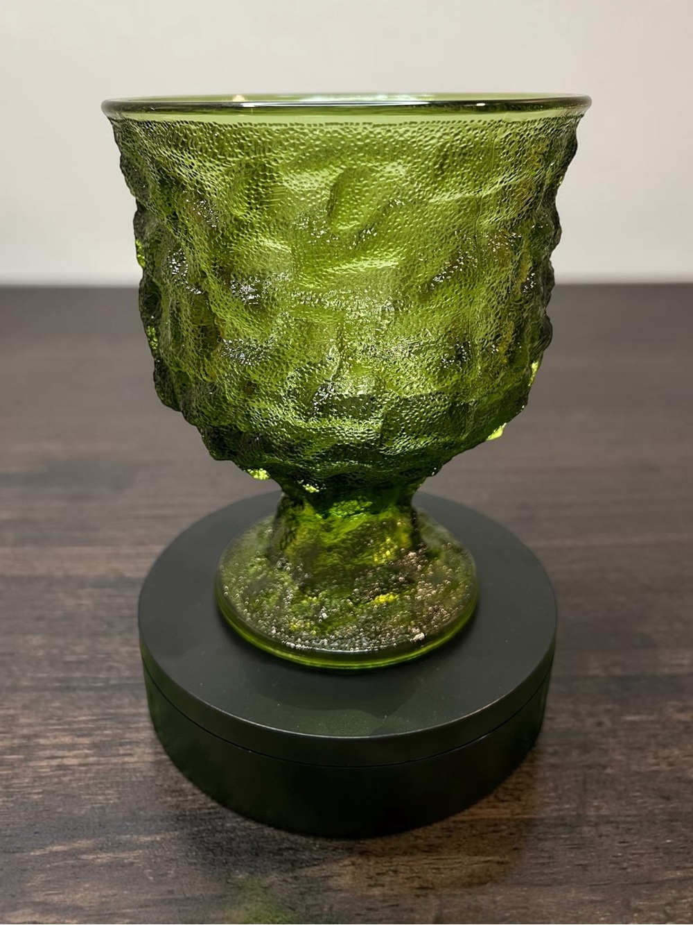 Vintage E.O. Brody Green Crinkle Glass Pedestal Vase – Mid-Century Modern